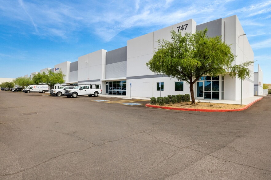 777 W Pinnacle Peak Rd, Phoenix, AZ for lease - Building Photo - Image 1 of 16