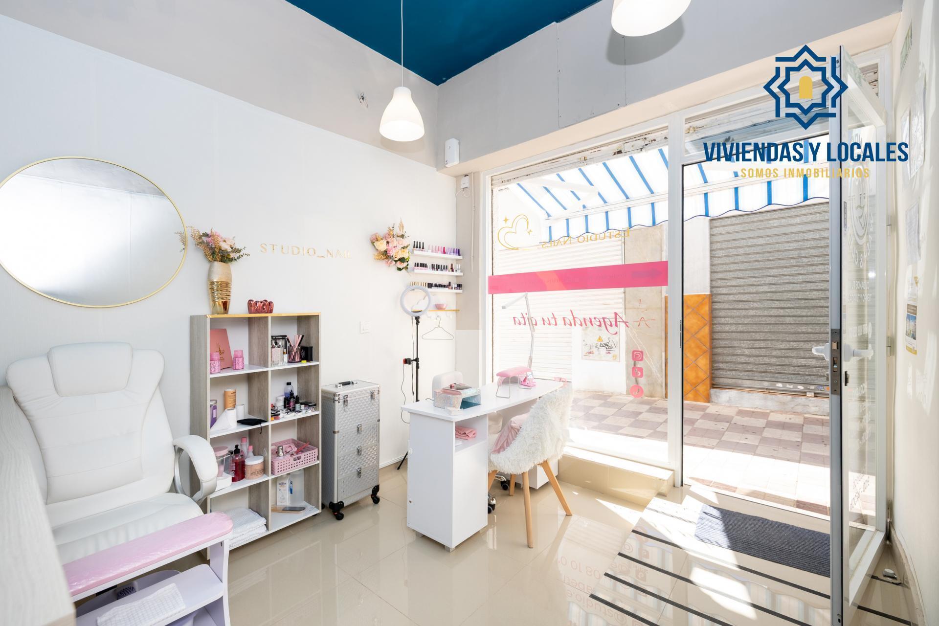 Retail in Granada for sale Building Photo- Image 1 of 28