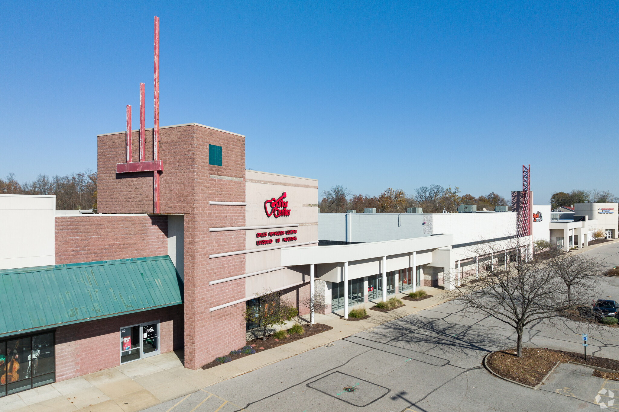 67 Ludwig Dr, Fairview Heights, IL for sale Primary Photo- Image 1 of 1