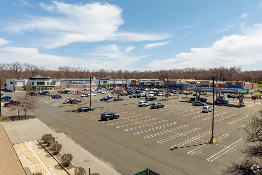 54 Hazard Ave, Enfield, CT for sale - Primary Photo - Image 1 of 1