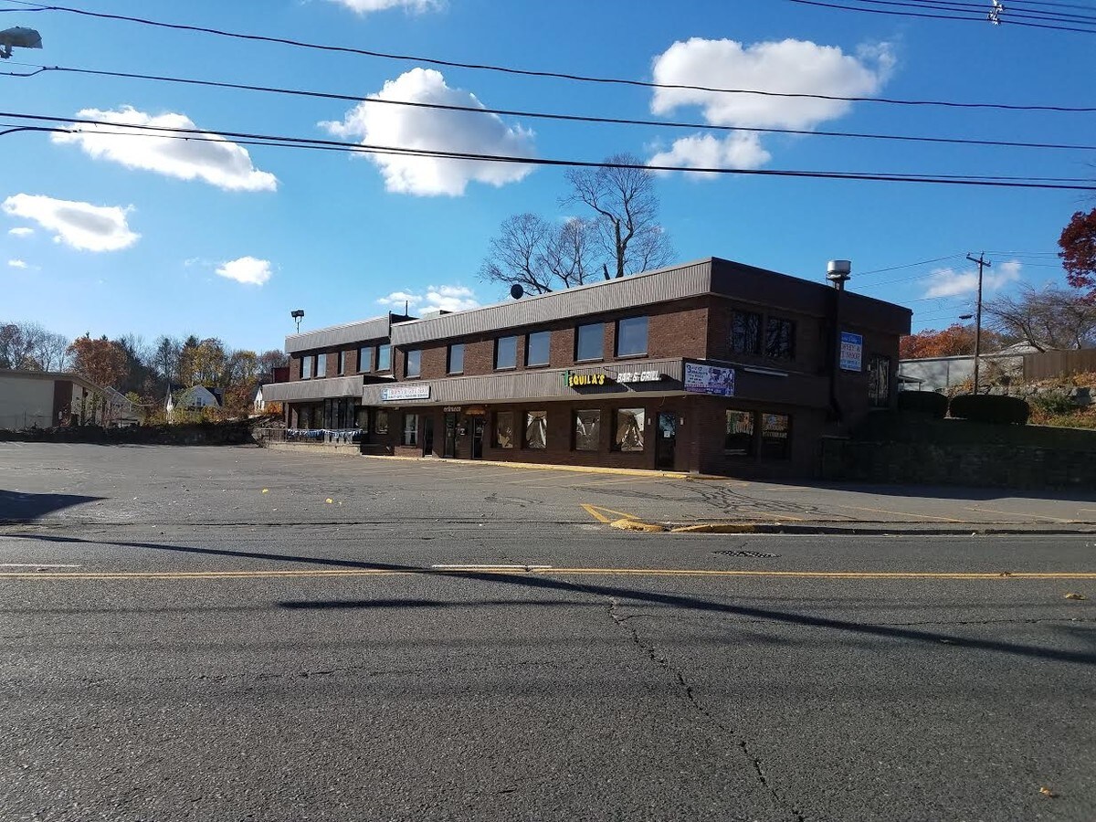 471 Main St, Oakville, CT 06779