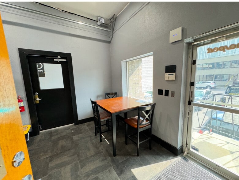 1321 NW 17th Ave, Portland, OR for sale - Building Photo - Image 3 of 10