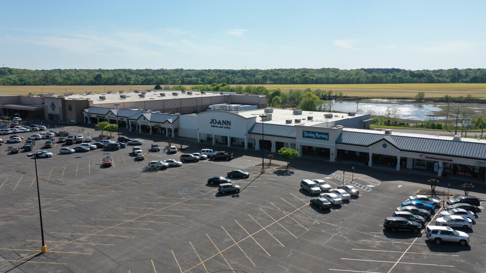 3849-3905 N Gloster St, Tupelo, MS for lease - Building Photo - Image 3 of 8