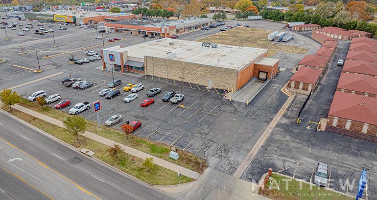 2323 N Amidon Ave, Wichita, KS for sale - Building Photo - Image 3 of 5