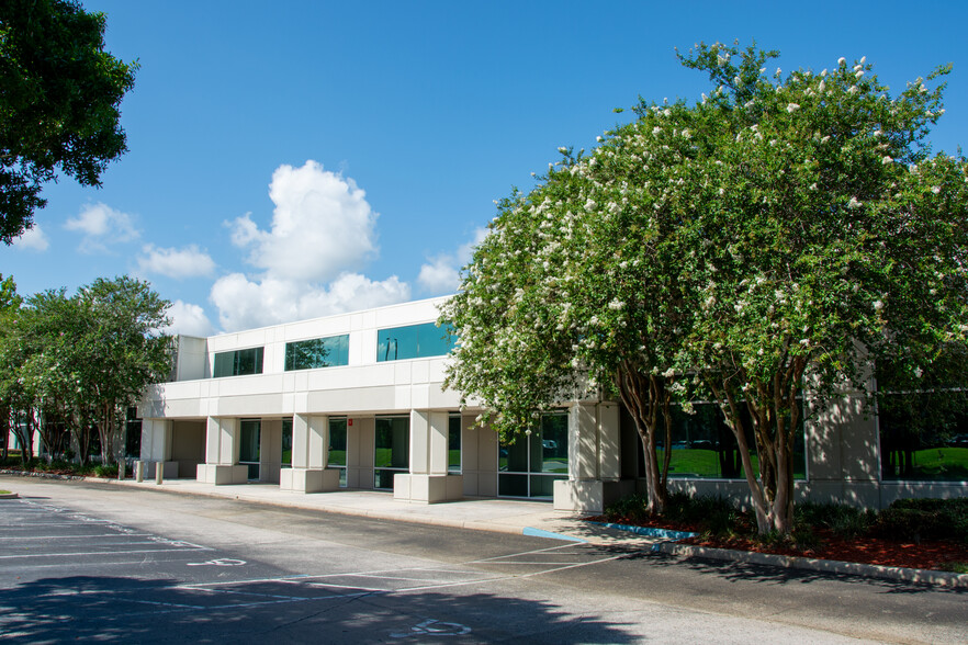 8511 Commodity Cir, Orlando, FL for lease - Building Photo - Image 2 of 4