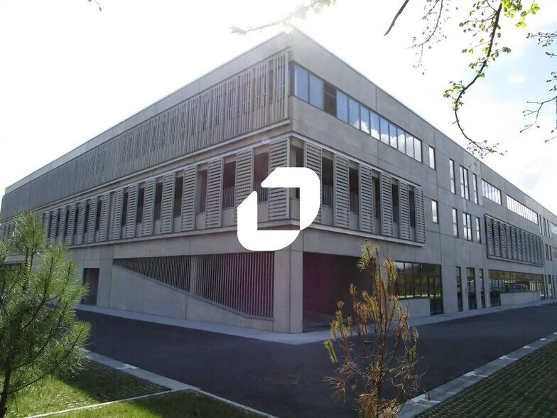 Office in Mérignac for lease - Building Photo - Image 1 of 32