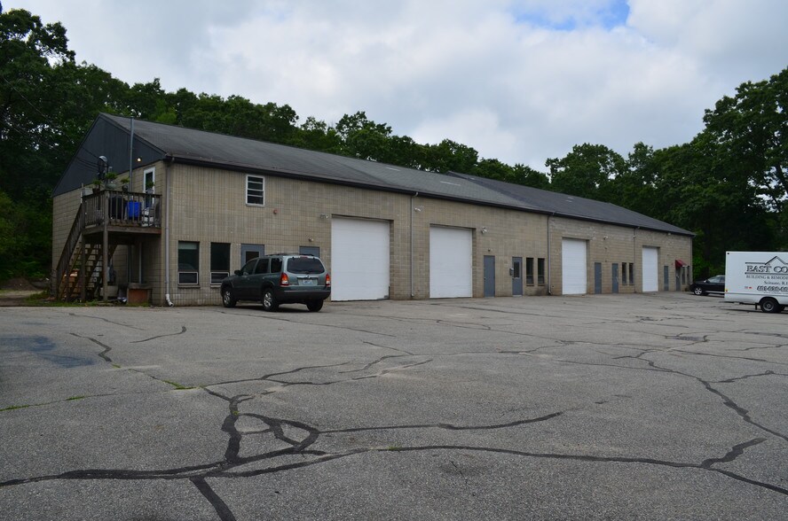 1763 Plainfield Pike, Johnston, RI 02919