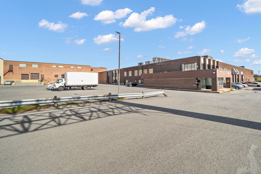 405-465 Av Marien, Montréal-Est, QC for lease - Building Photo - Image 1 of 11