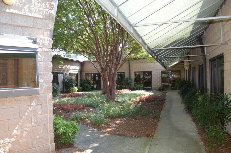 301 Keisler Dr, Cary, NC for lease - Building Photo - Image 3 of 5