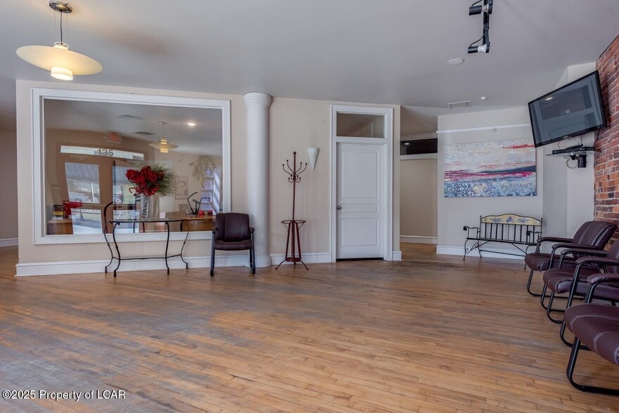 135 N Main St, Pittston, PA for lease - Building Photo - Image 2 of 6