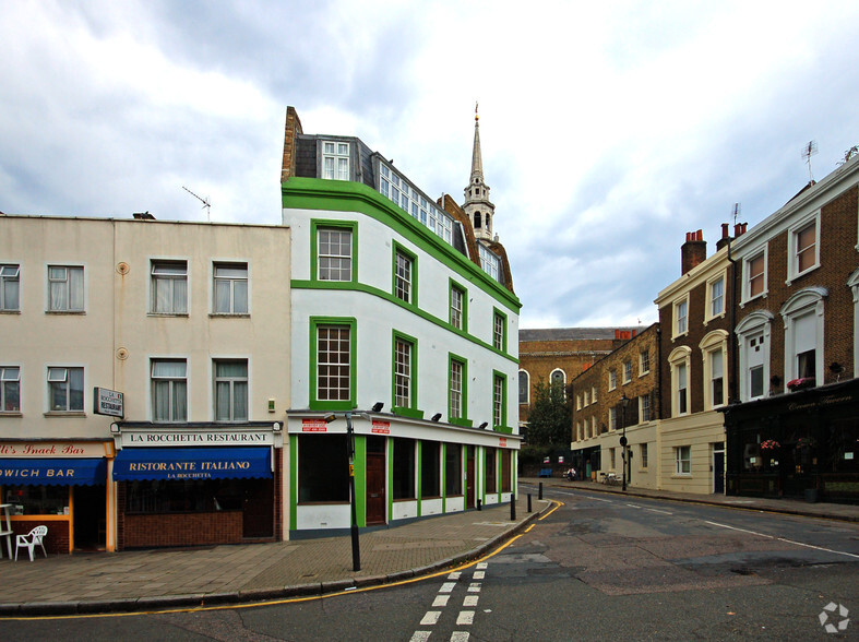 41-42 Clerkenwell Green, London for lease - Building Photo - Image 2 of 8