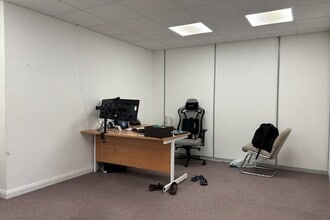 1-6 Princes Rd, Ferndown for lease Interior Photo- Image 2 of 6