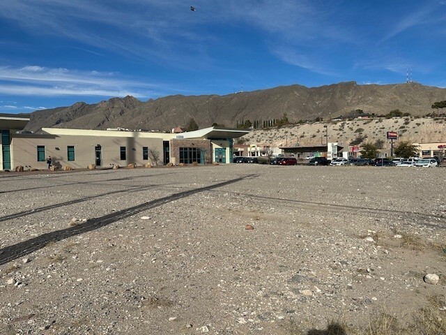 4301 N Mesa St, El Paso, TX for sale - Building Photo - Image 2 of 4