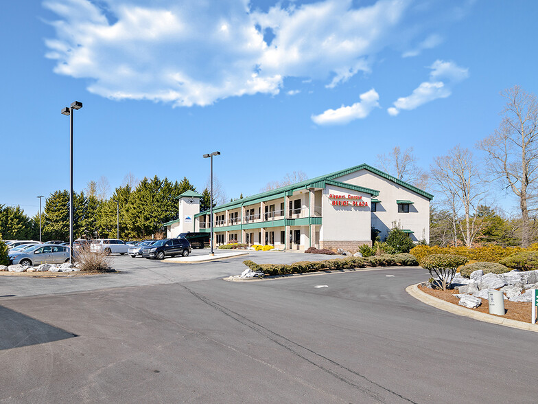 142 Airport Rd, Arden, NC for lease - Building Photo - Image 1 of 12