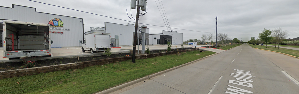 18120 W Bellfort Blvd, Richmond, TX for lease - Building Photo - Image 3 of 14