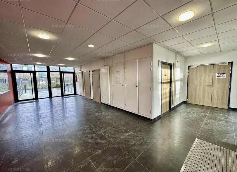 Office in Boves for lease - Lobby - Image 3 of 6