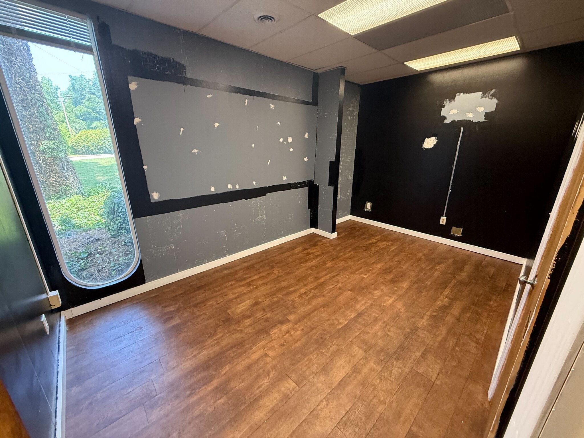 2500 W Broad St, Athens, GA for lease Interior Photo- Image 1 of 4