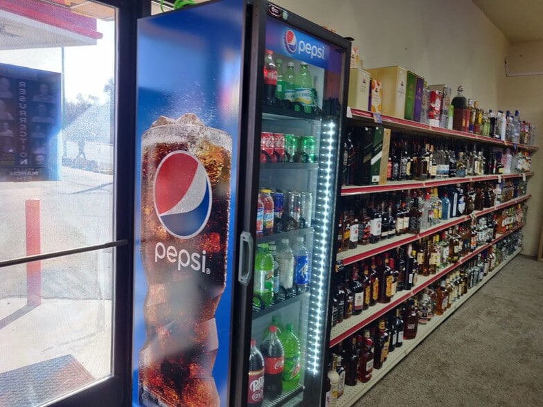 750 Main St and 766 Main St portfolio of 2 properties for sale on LoopNet.com - Building Photo - Image 3 of 36