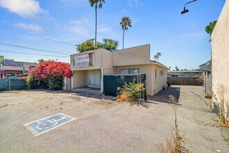 11306 Burbank Blvd, North Hollywood, CA for lease Interior Photo- Image 1 of 5