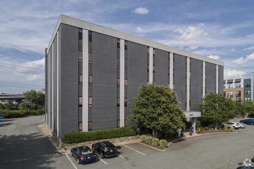 2560 Huntington Ave, Alexandria, VA for lease - Building Photo - Image 1 of 6