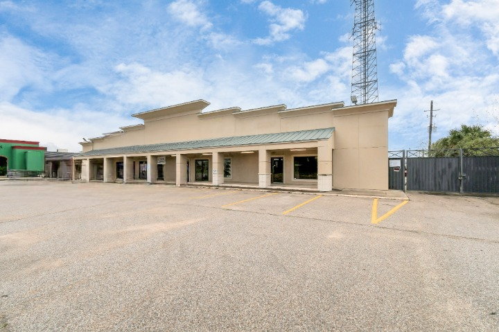 5220-5234 Highway 6 N, Houston, TX for lease - Building Photo - Image 1 of 27