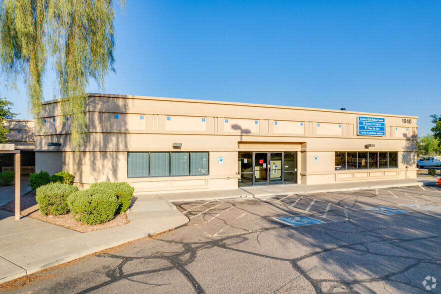 1940 S Country Club Dr, Mesa, AZ for lease - Building Photo - Image 2 of 13