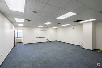 8850 Richmond Hwy, Alexandria, VA for lease Interior Photo- Image 2 of 5