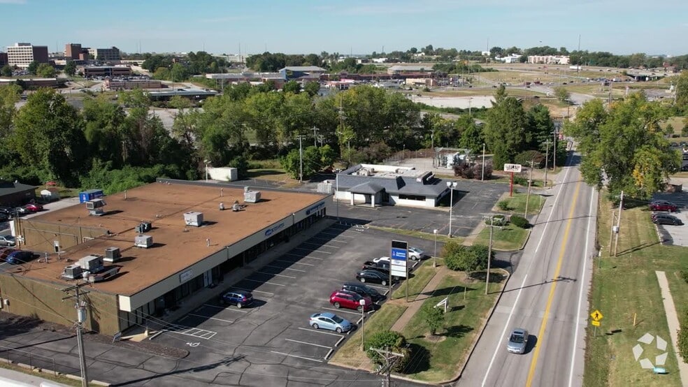 12462 Natural Bridge Rd, Bridgeton, MO for lease - Commercial Listing Video - Image 1 of 22
