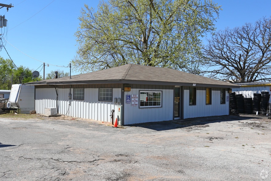 6716 NW 10th St, Oklahoma City, OK for sale - Building Photo - Image 2 of 5