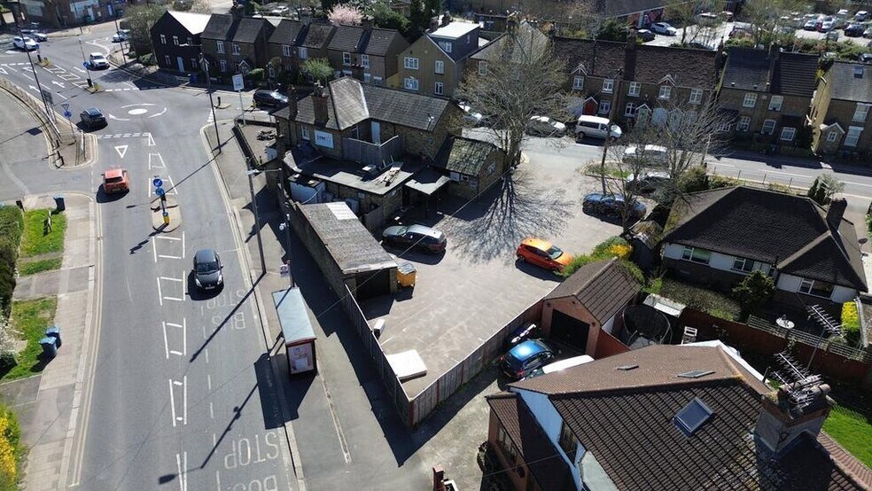 1A Rickmansworth Rd, Pinner for sale - Building Photo - Image 3 of 9