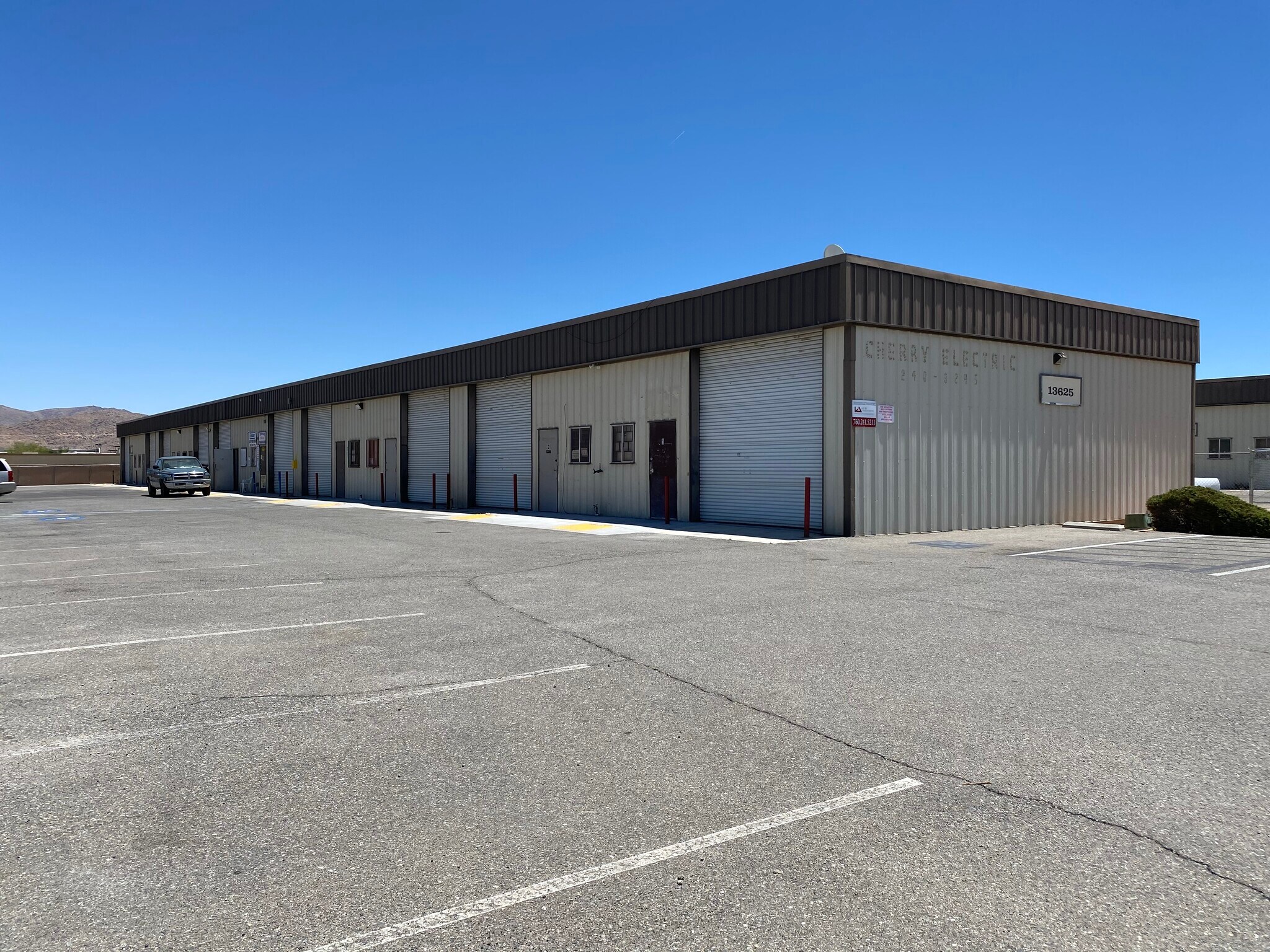 13625 Manhasset Rd, Apple Valley, CA 92308