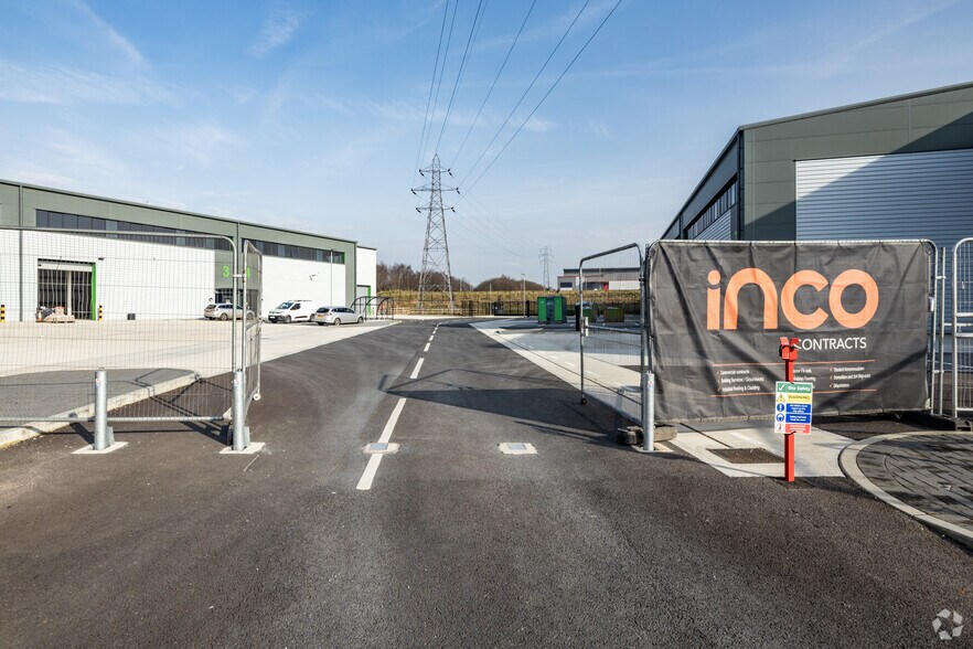 Lydia Becker Way, Oldham for lease - Building Photo - Image 3 of 16