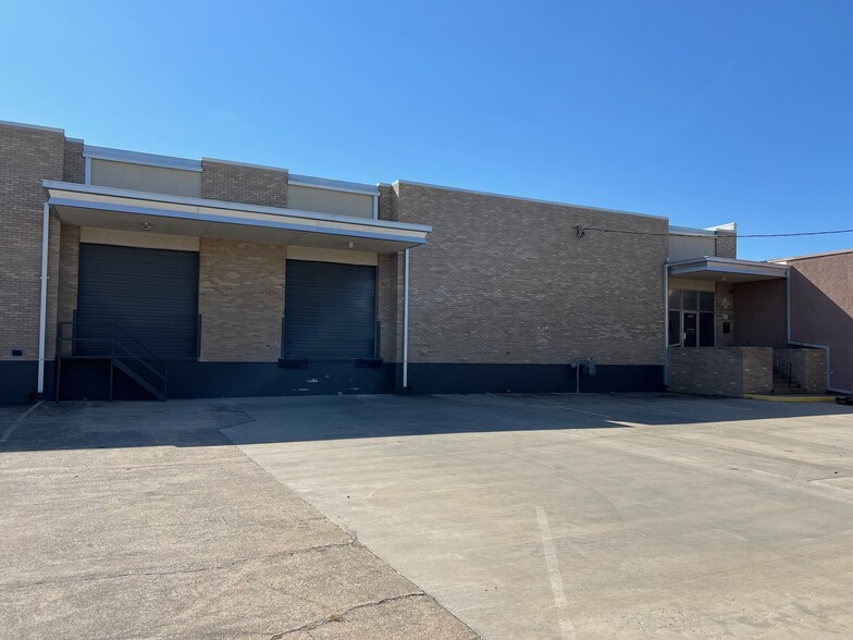 2624 Andjon Dr, Dallas, TX for lease - Building Photo - Image 2 of 10