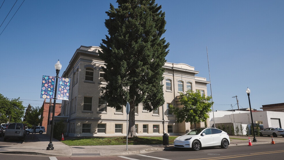 550 N 1st St, Woodburn, OR for sale - Building Photo - Image 3 of 51