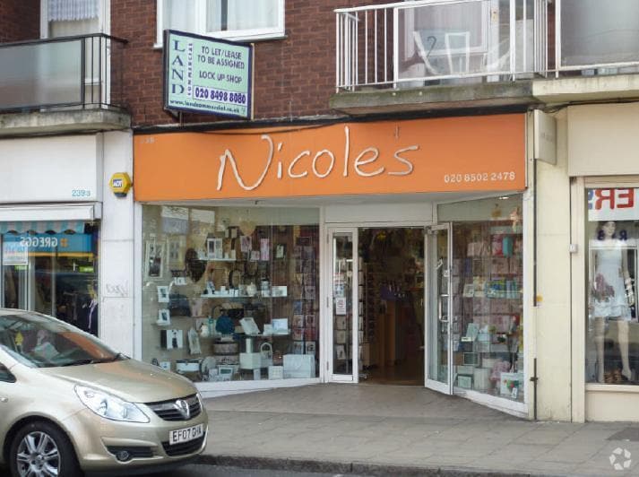 239 High Rd, Loughton for sale - Primary Photo - Image 1 of 1