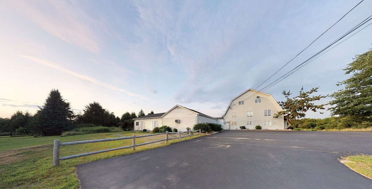 30 Burbank Rd, Sutton, MA for sale Primary Photo- Image 1 of 1