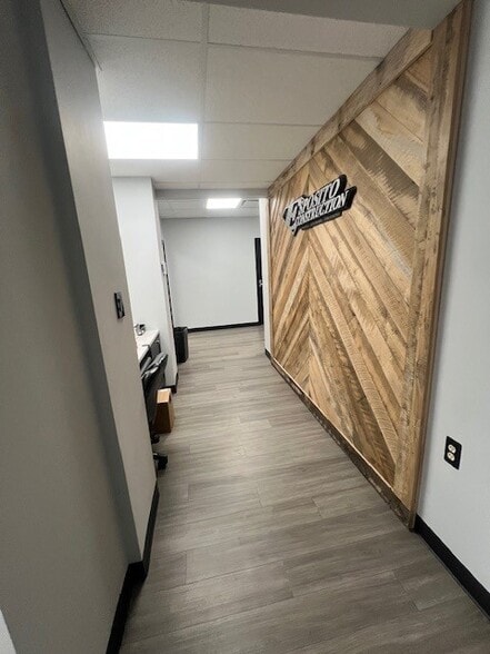 24 Merchants Way, Colts Neck, NJ for lease - Interior Photo - Image 3 of 10