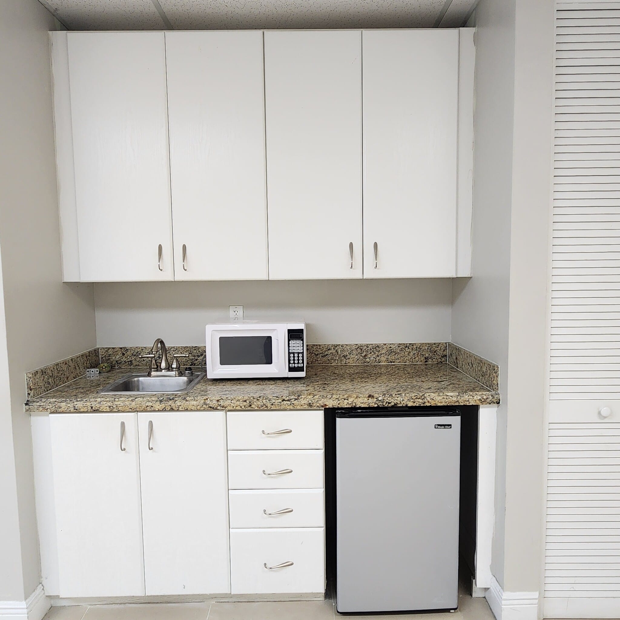 5220 S University Dr, Davie, FL for lease Interior Photo- Image 1 of 7