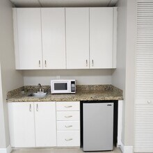 5220 S University Dr, Davie, FL for lease Interior Photo- Image 1 of 7
