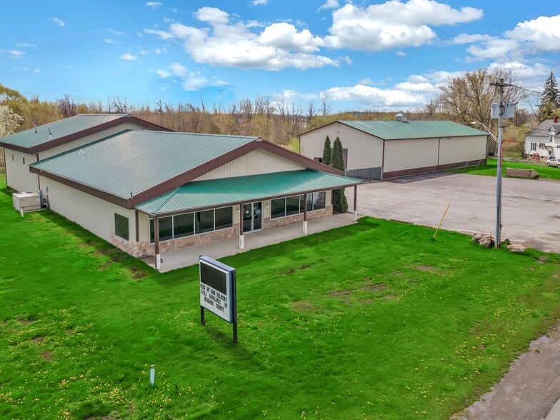 2070 Cayuga Drive Ext, Niagara Falls, NY for sale - Primary Photo - Image 1 of 1