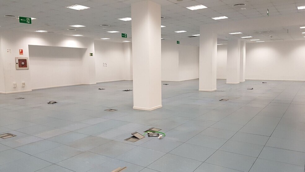 Office in SEVILLA for lease - Building Photo - Image 3 of 10