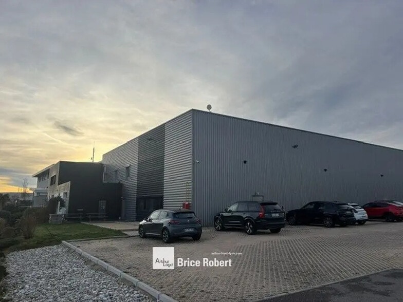 Flex in Taluyers for sale - Building Photo - Image 2 of 9