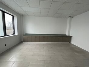 330 Fairfield Ave, Stamford, CT for lease Interior Photo- Image 2 of 5