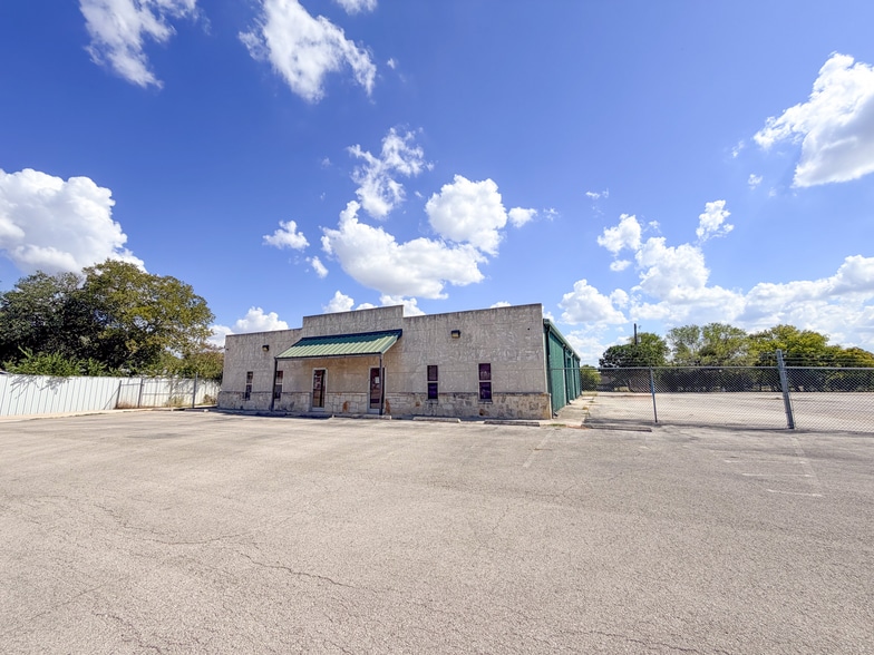 132 Nell Deane Blvd, Schertz, TX for lease - Building Photo - Image 2 of 16