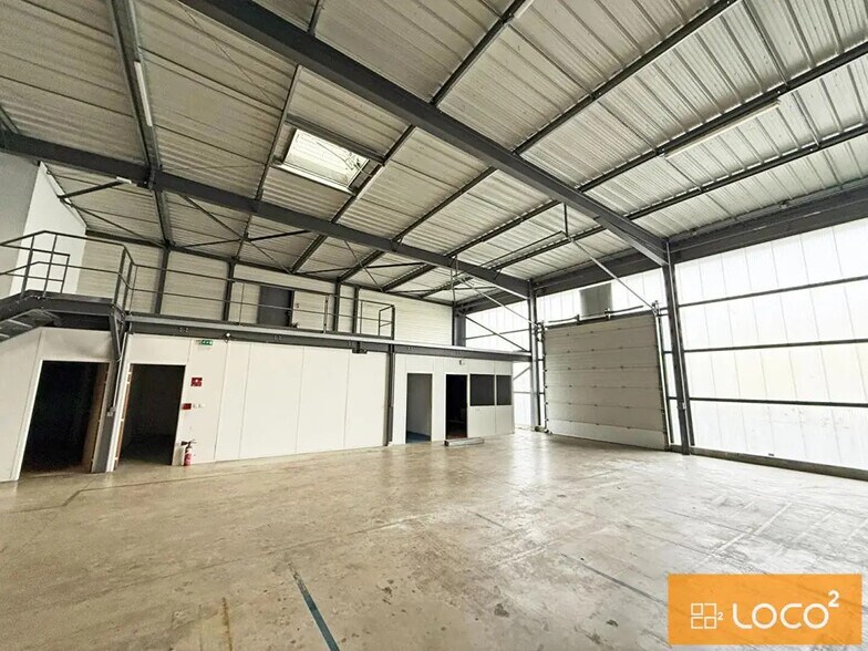 14 Rue Isabelle Eberhardt, Toulouse for lease - Interior Photo - Image 3 of 12