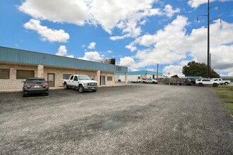 1175 FM 2673, Canyon Lake, TX for lease Building Photo- Image 1 of 10