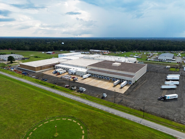 302 Airport Dr, Montezuma, GA for sale - Building Photo - Image 2 of 4