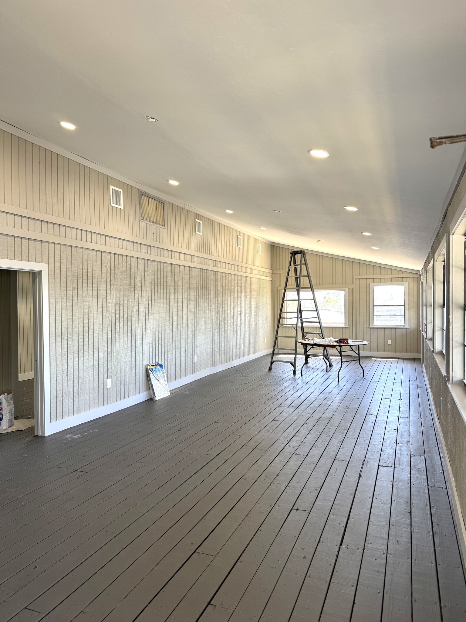 700 Fishermans Wharf, Fort Myers Beach, FL for lease Interior Photo- Image 1 of 4