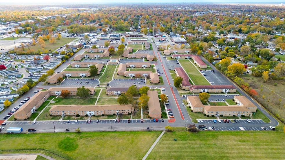 21516 Dequindre Rd, Warren, MI for sale - Building Photo - Image 2 of 11