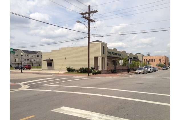 790 Neches, Beaumont, TX for lease - Building Photo - Image 1 of 7